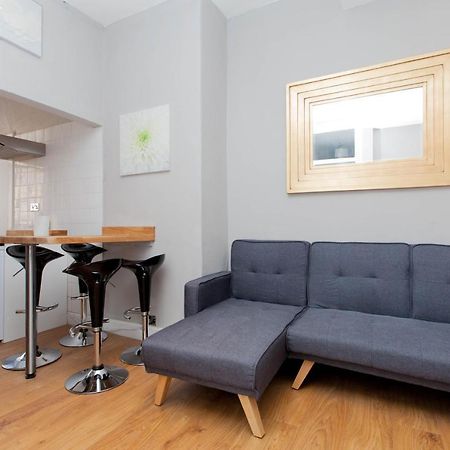 Bright & Homely City Centre Apartment Near Holyrood 爱丁堡 外观 照片